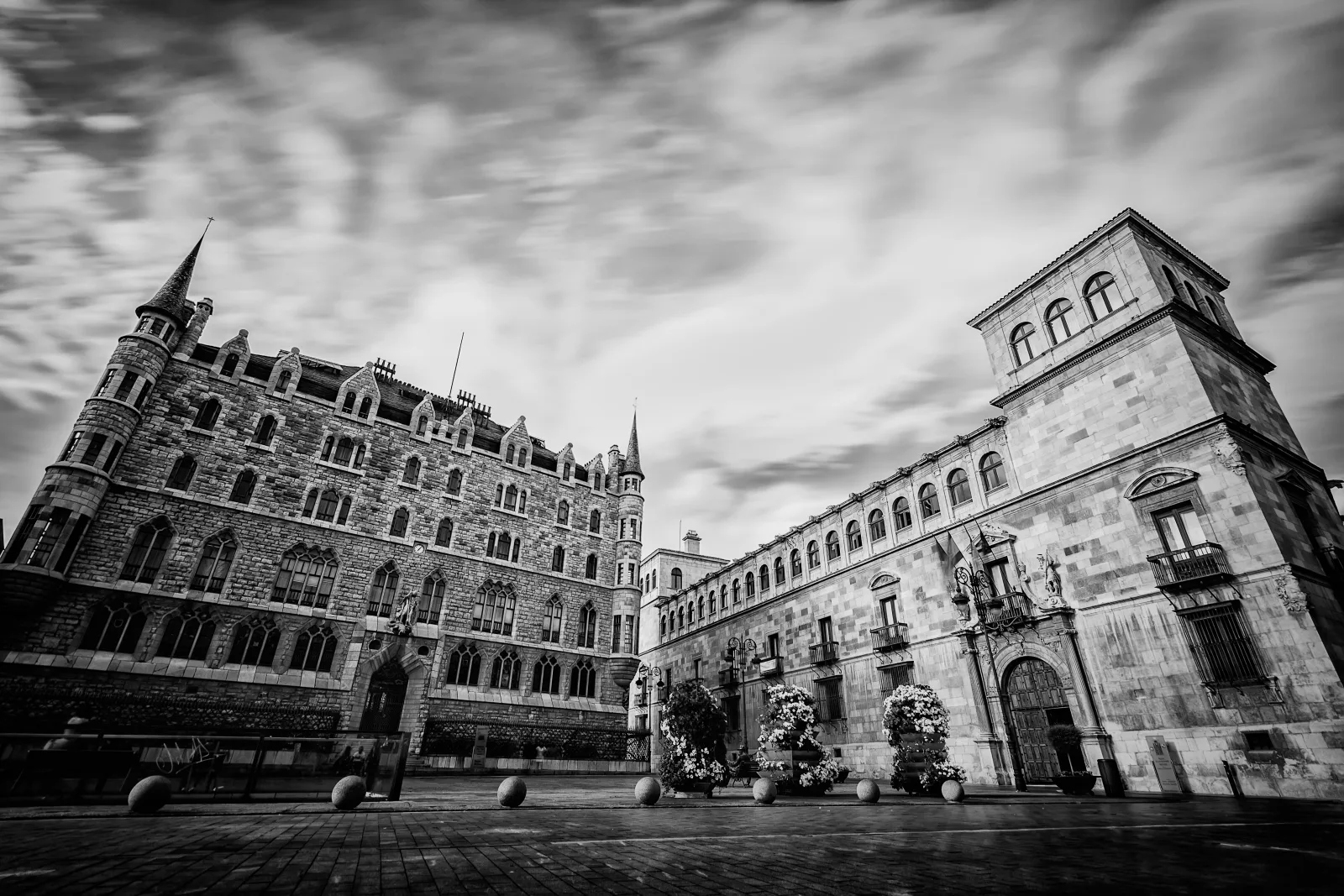 León, Ecos de Piedra y Tiempo — Fotos de León