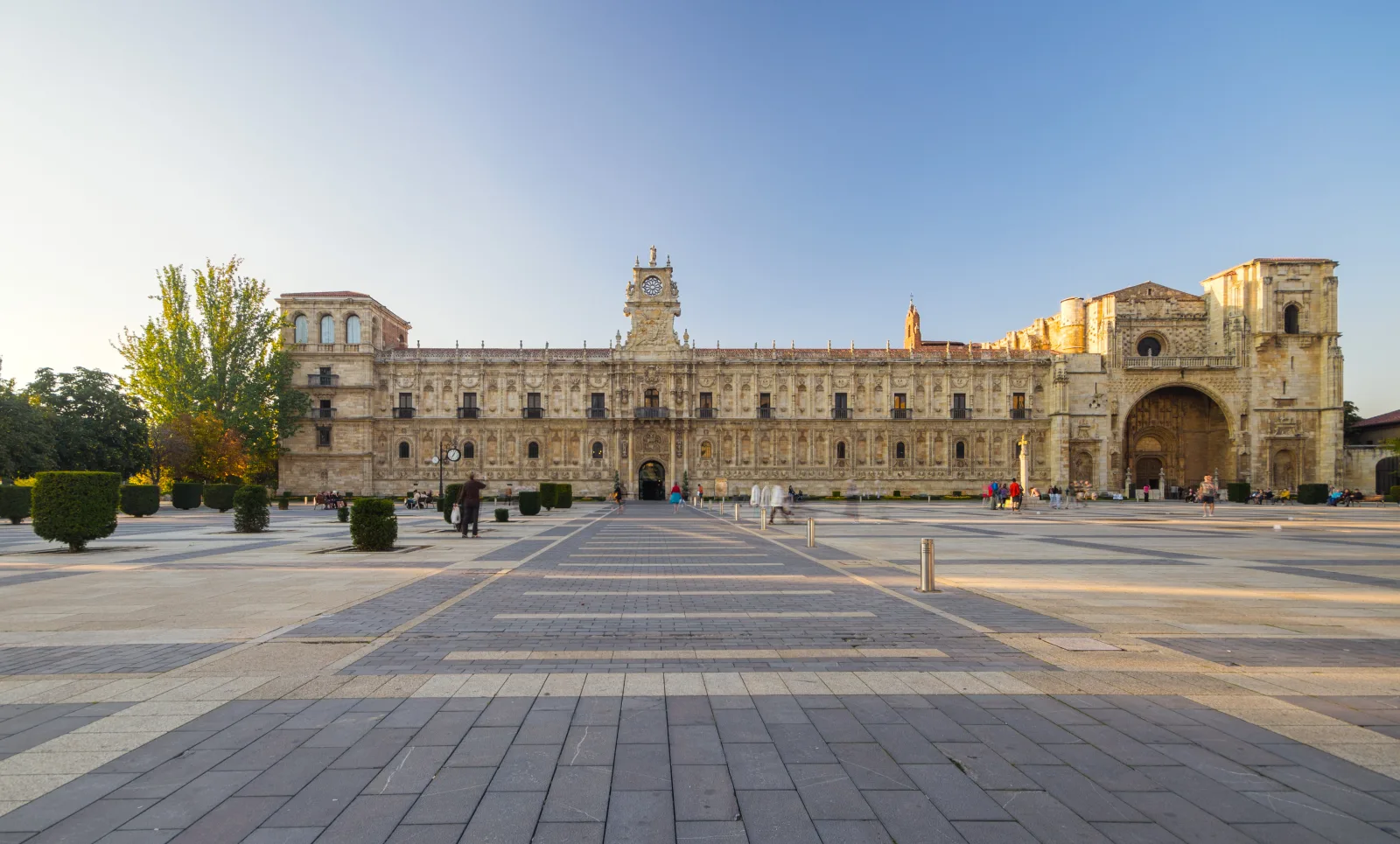 El Parador, guardián de historias — Fotos de León