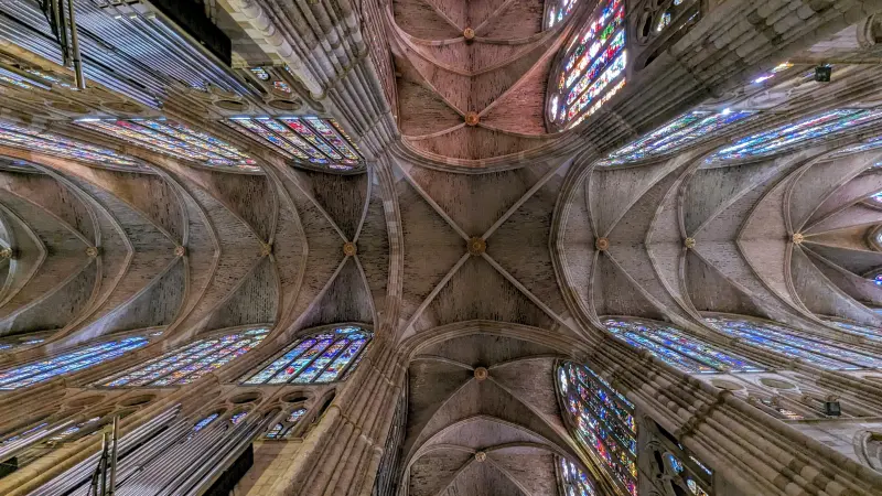 Catedral de León: Luz Celestial Central — Fotos de León