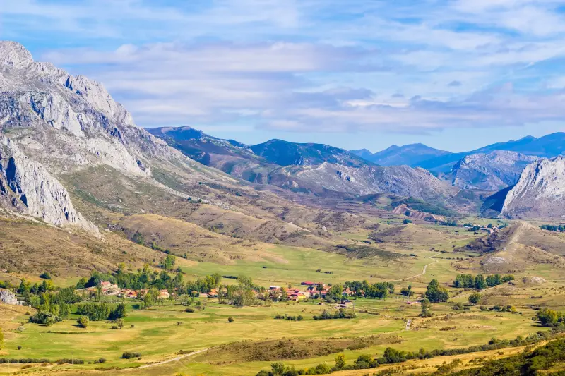 Valle de Arbas, Corazón de la Montaña — Fotos de León